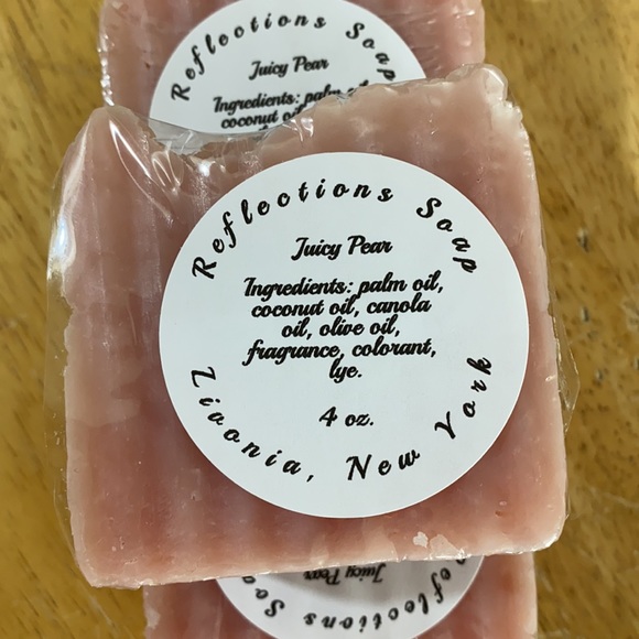 Juicy Pear artisan crafted body soap moisture rich - Picture 5 of 5